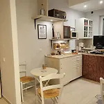 Bebnonnamaria1928 Bed and Breakfast Σαλέρνο